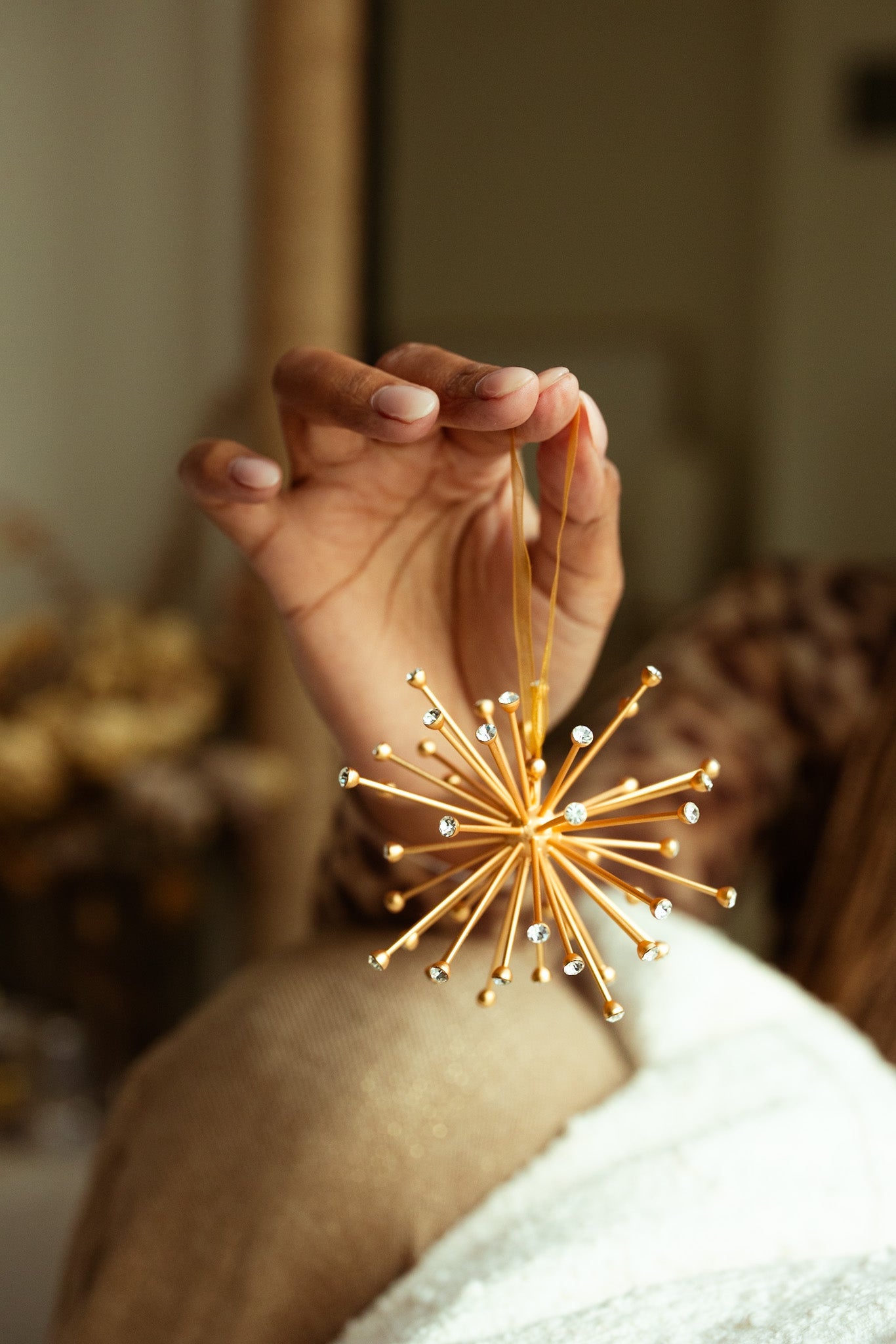 ONYA ORNAMENT