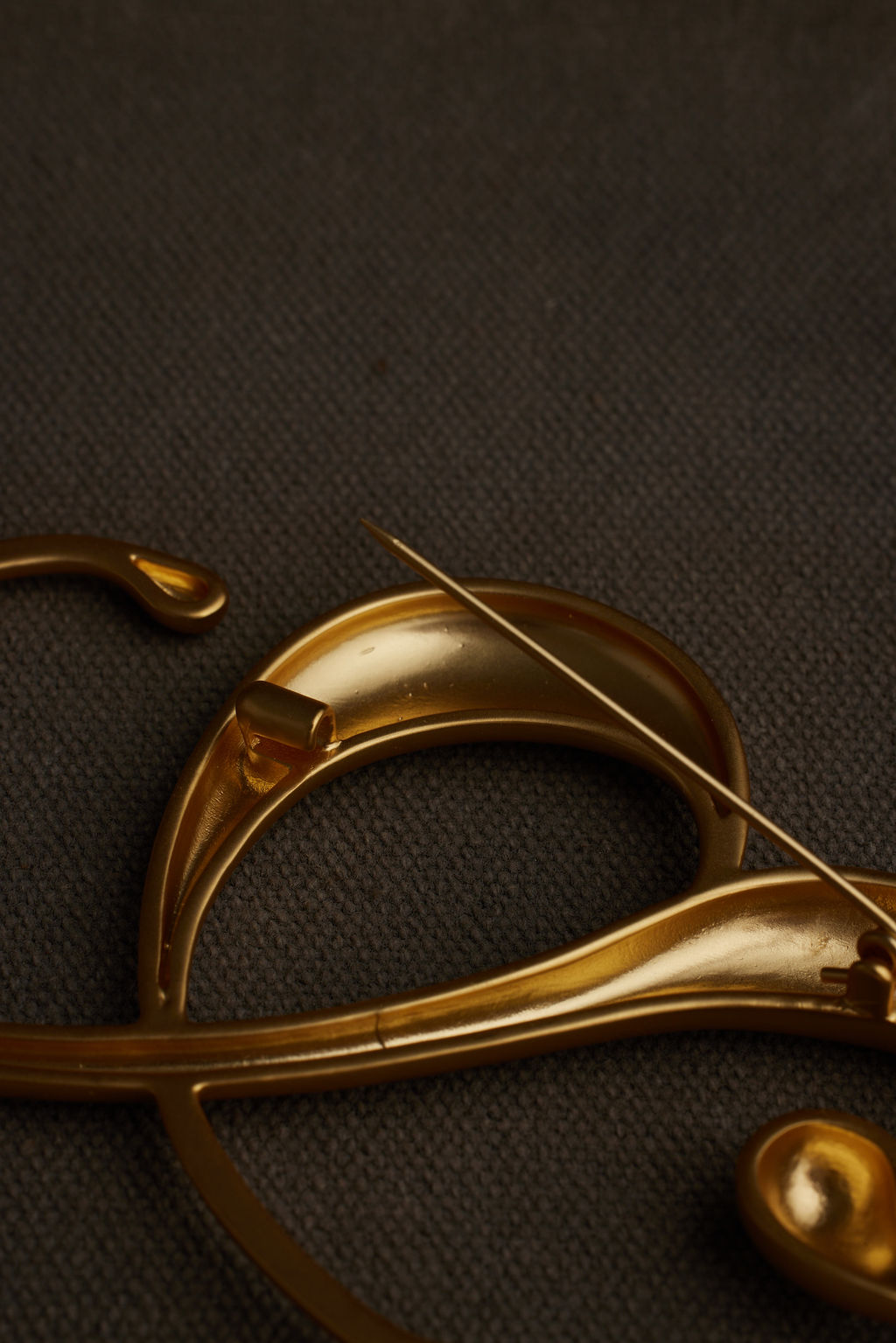 ANDI BROOCH