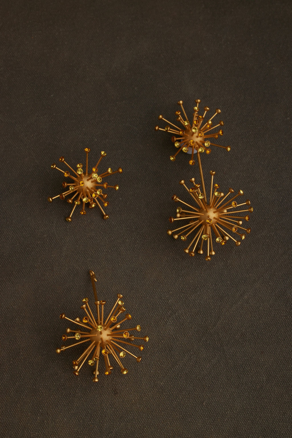 ONYX EARRING