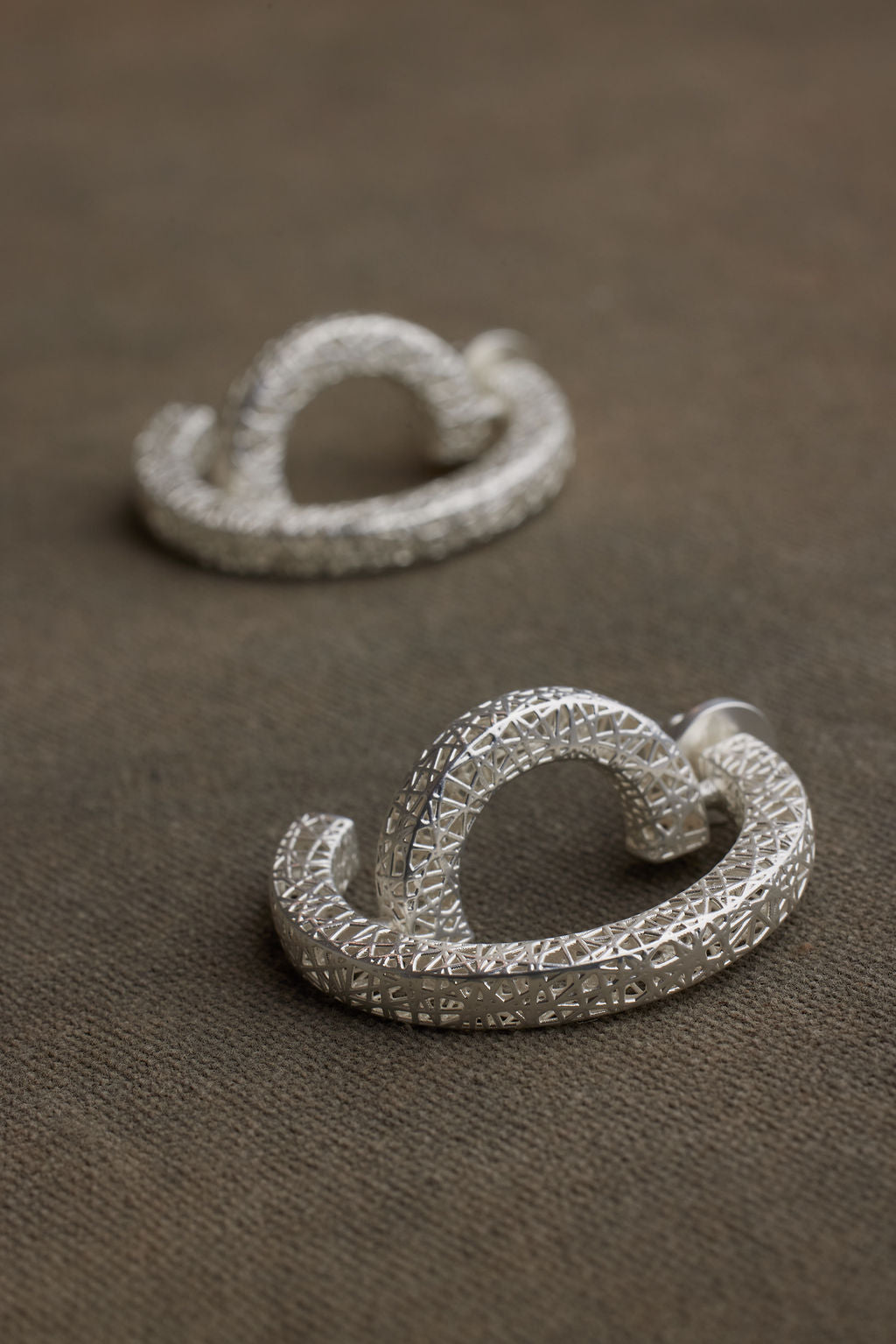 CIRE EARRING