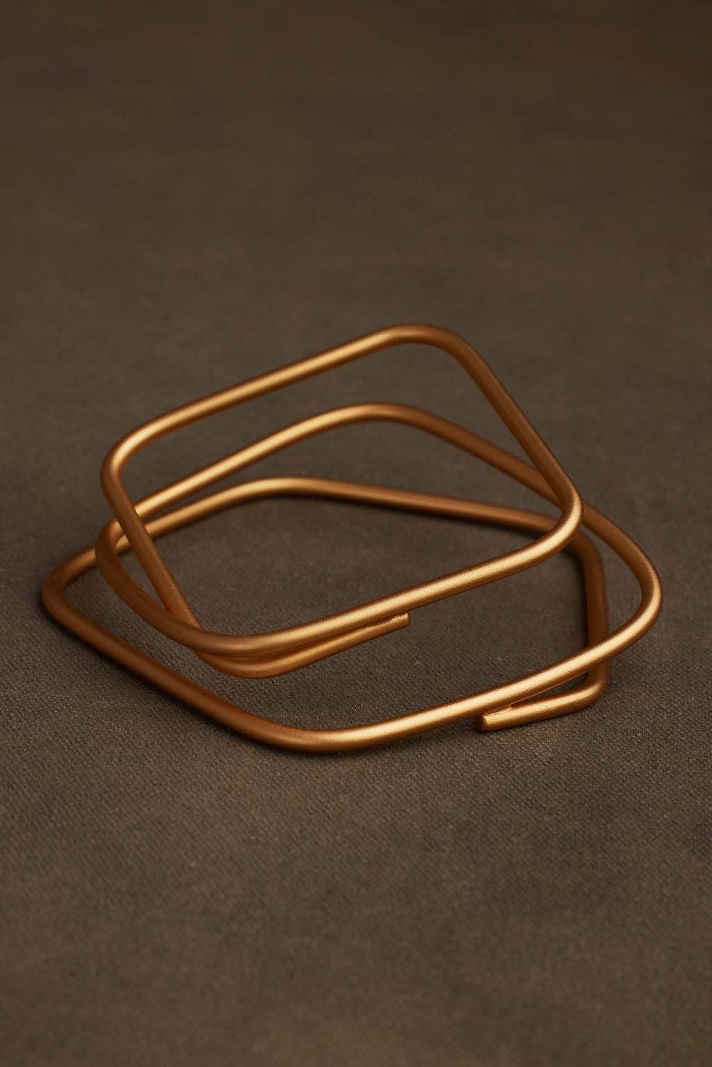 HENG BANGLE