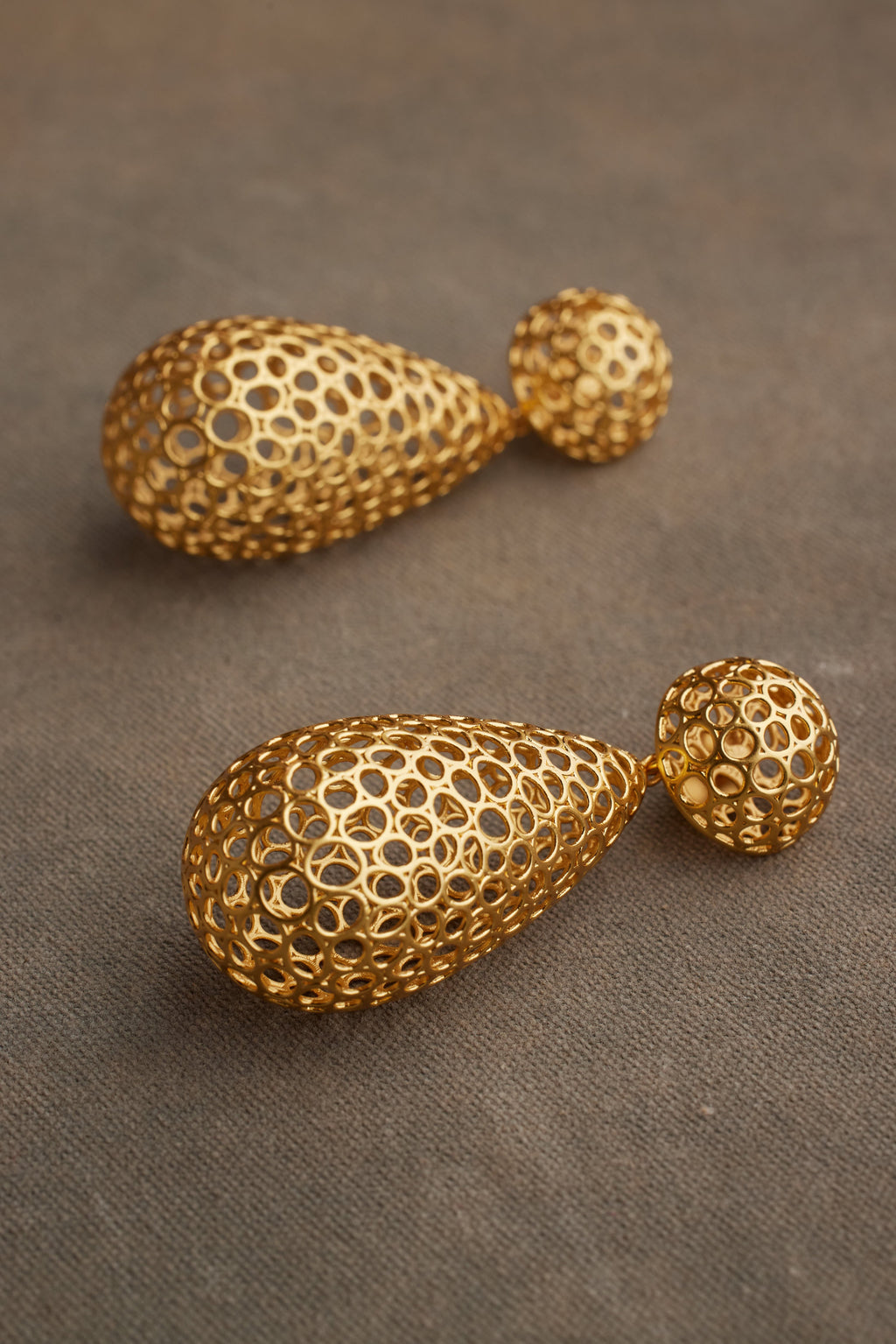 HYAH EARRING