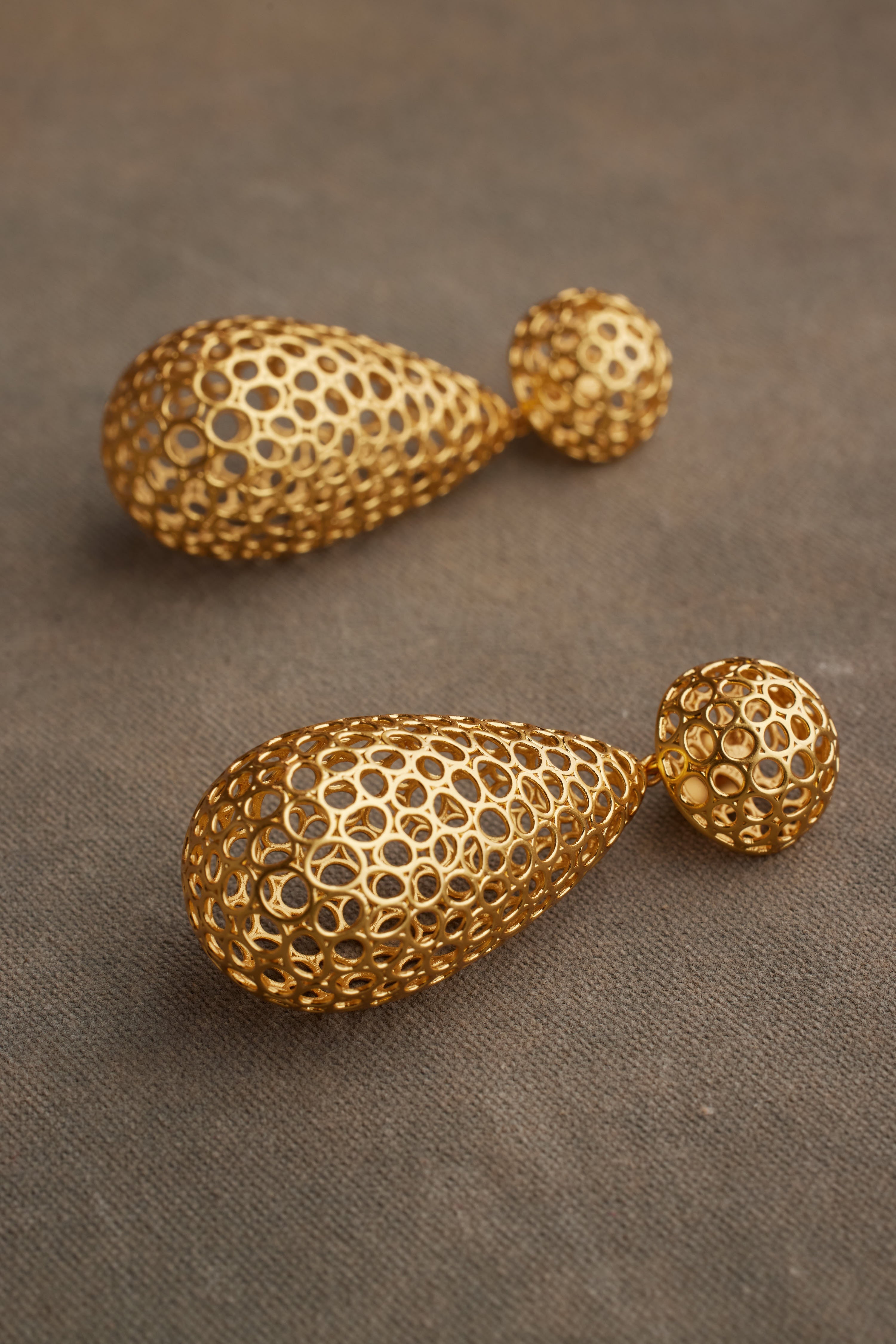 HYAH EARRING