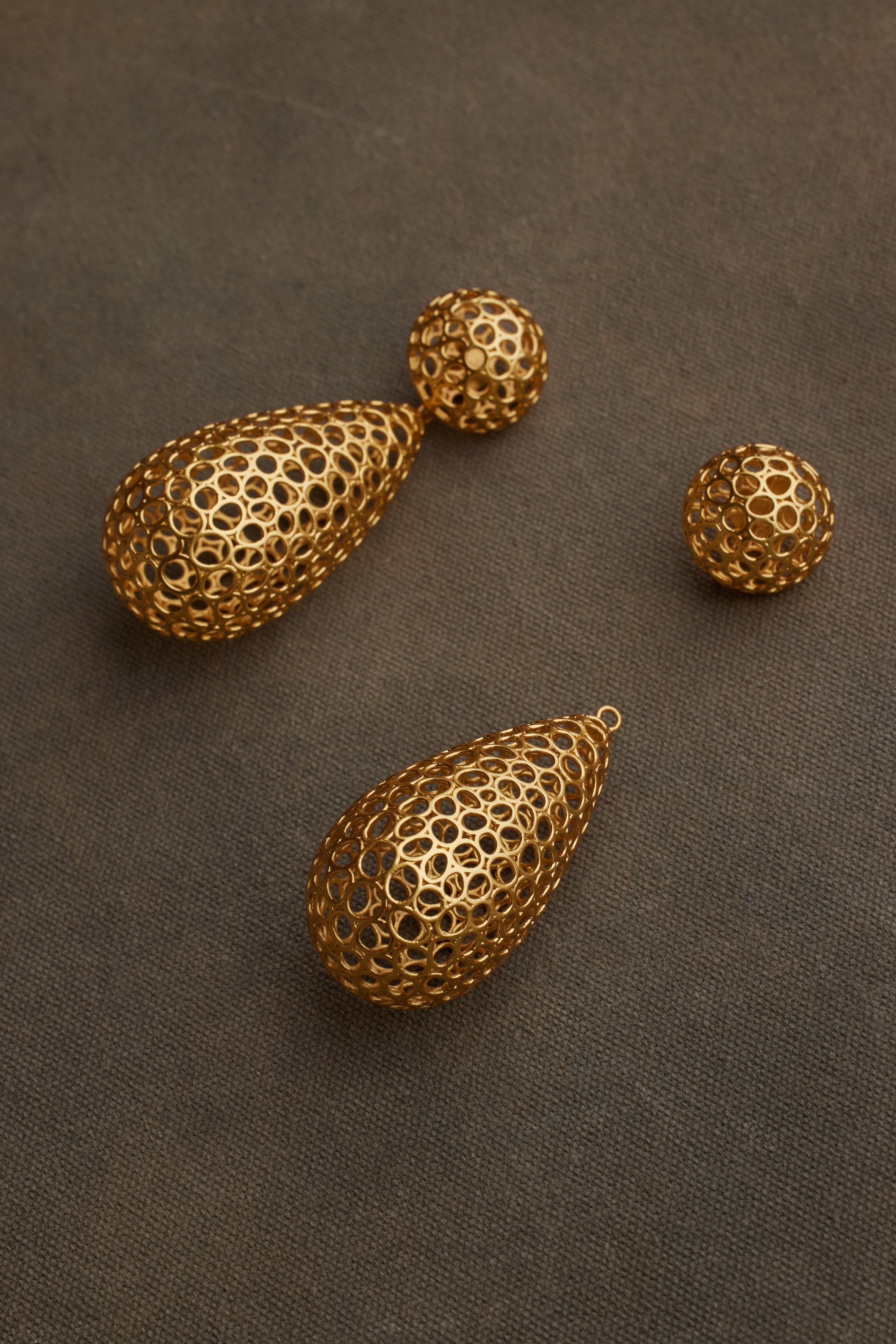 HYAH EARRING