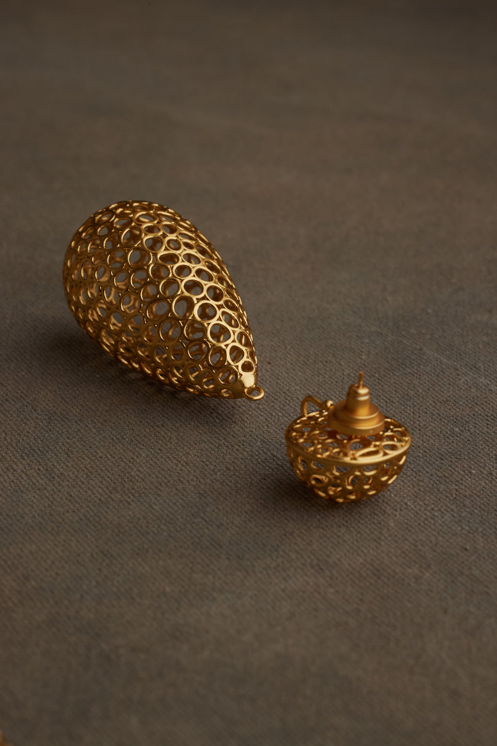 HYAH EARRING