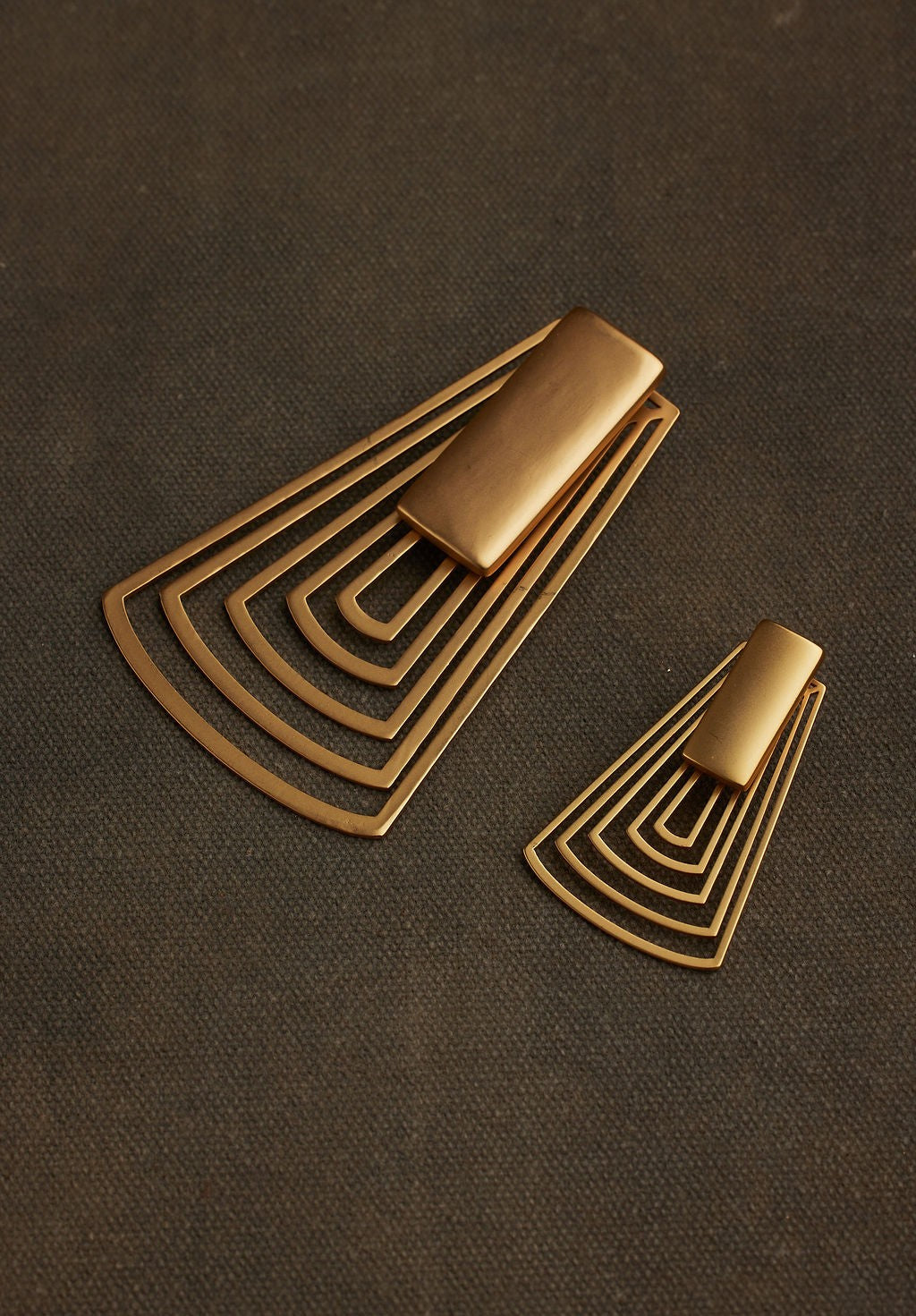IZAN EARRING