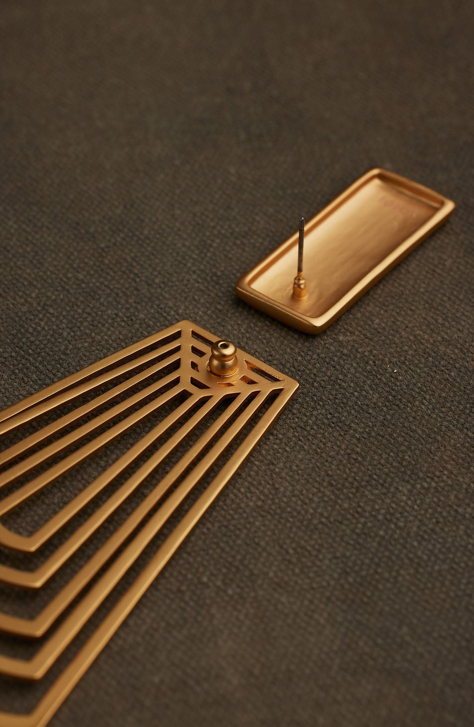 IZAN EARRING