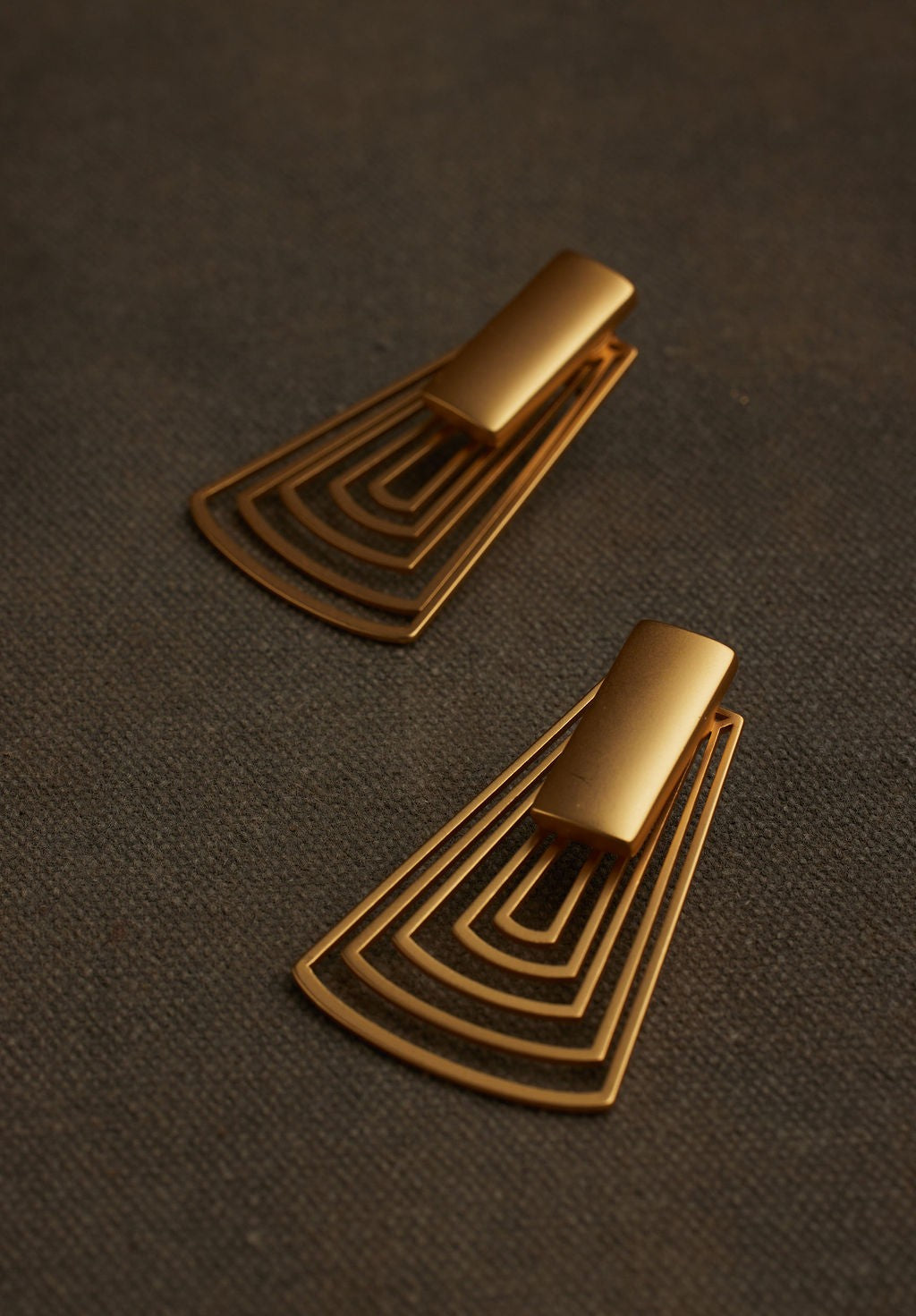 IZAN EARRING