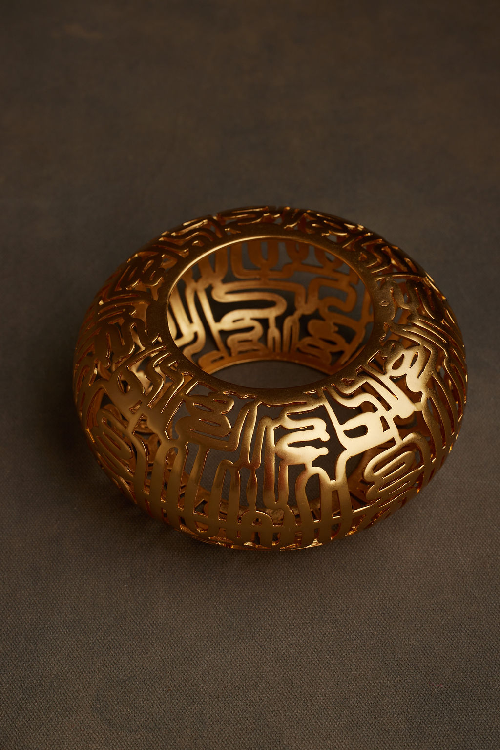 JOMO BANGLE
