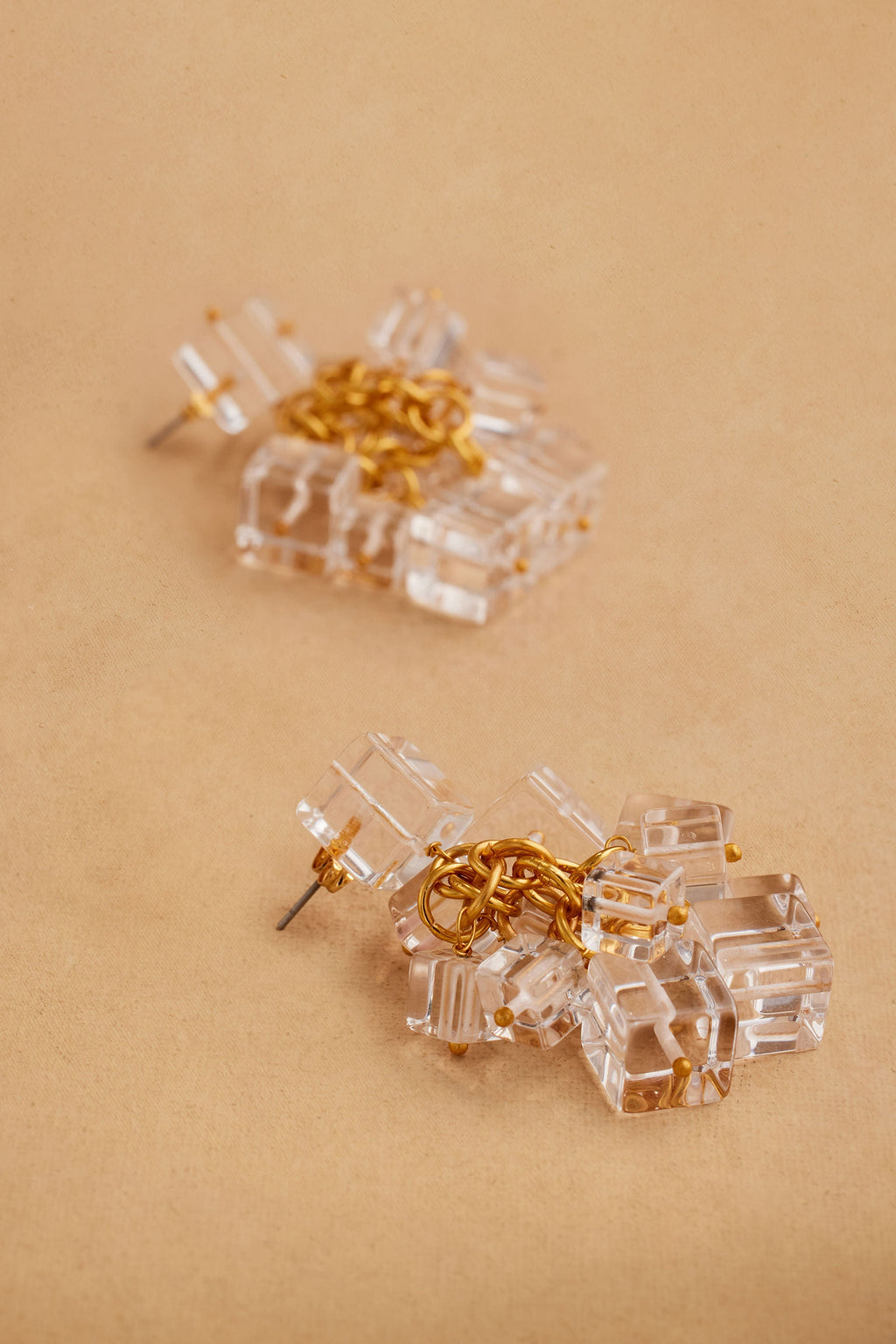 QUAM EARRING