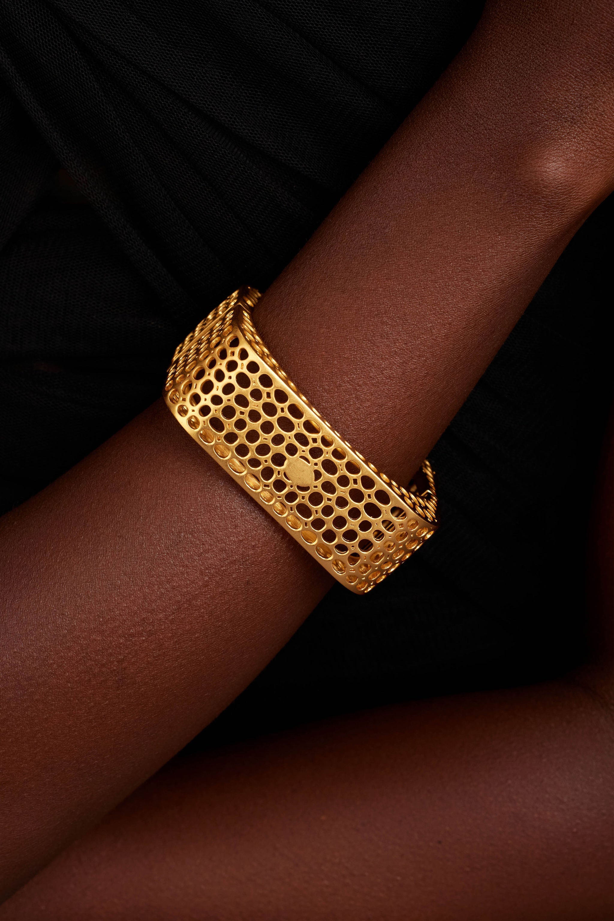 NESS BANGLE