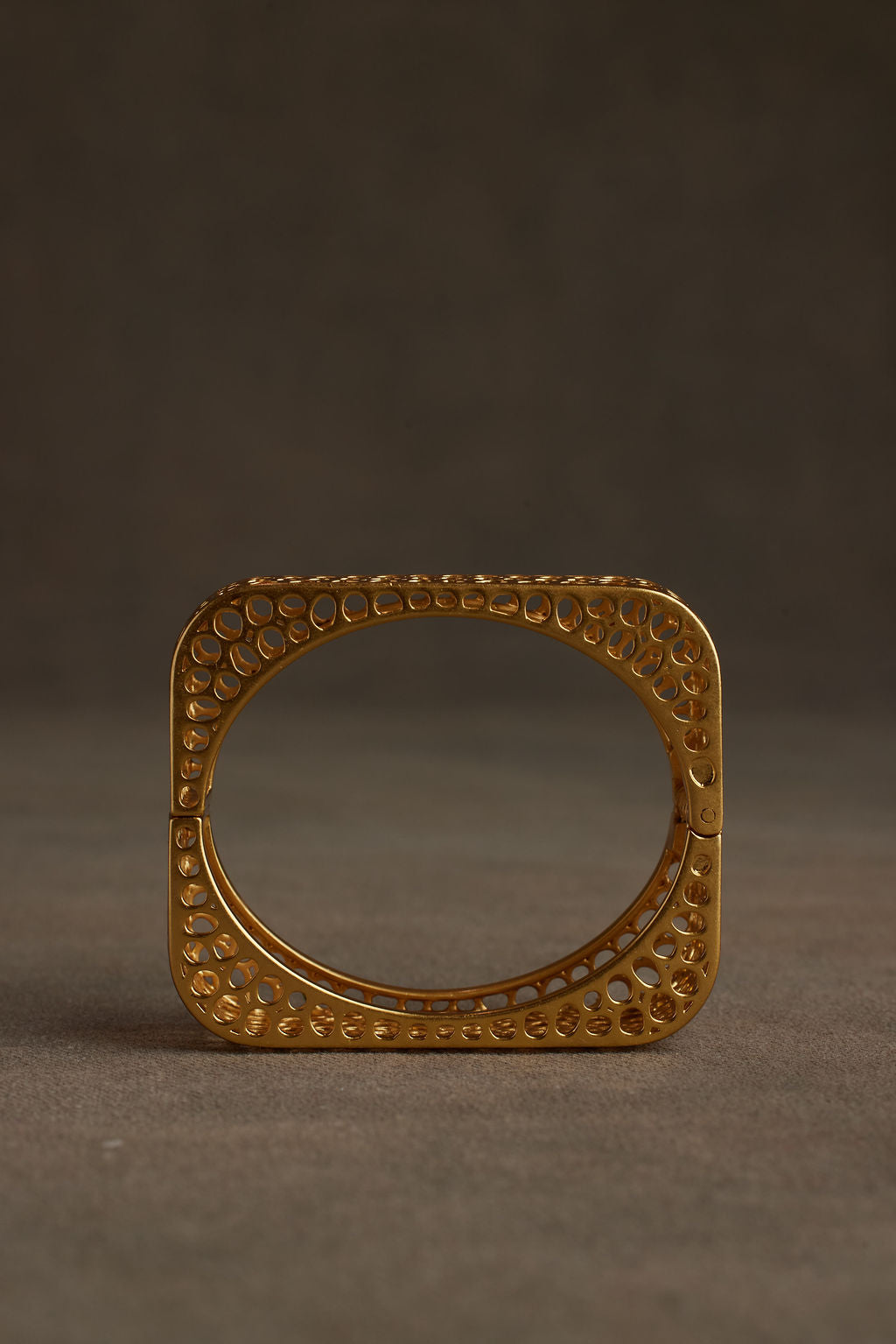 NESS BANGLE
