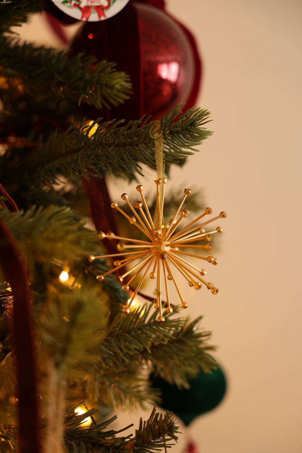 ONYA ORNAMENT