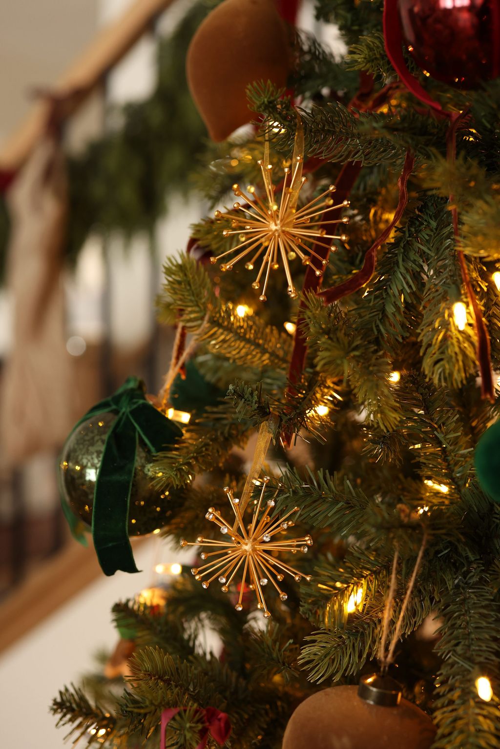 ONYA ORNAMENT