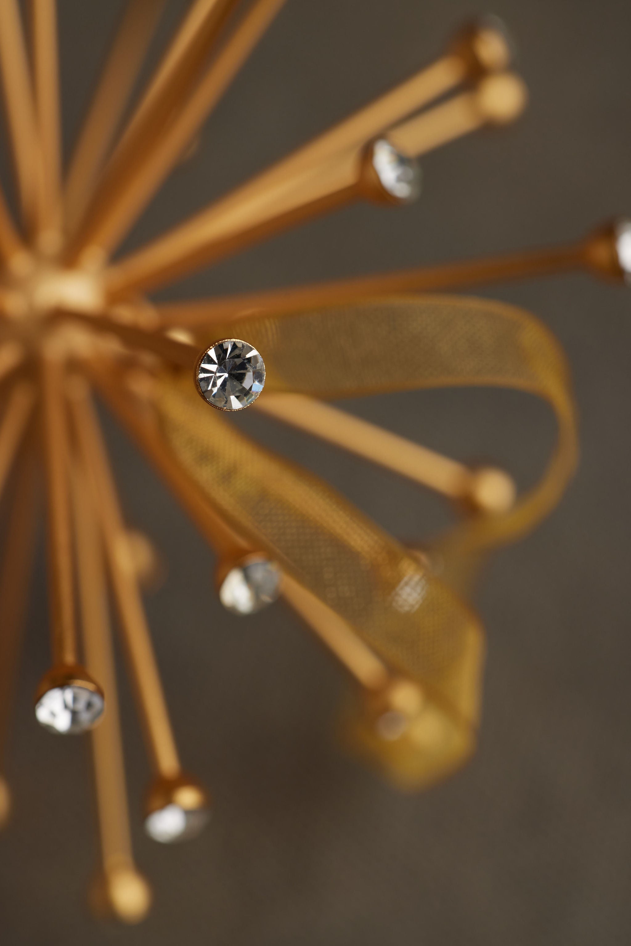 ONYA ORNAMENT