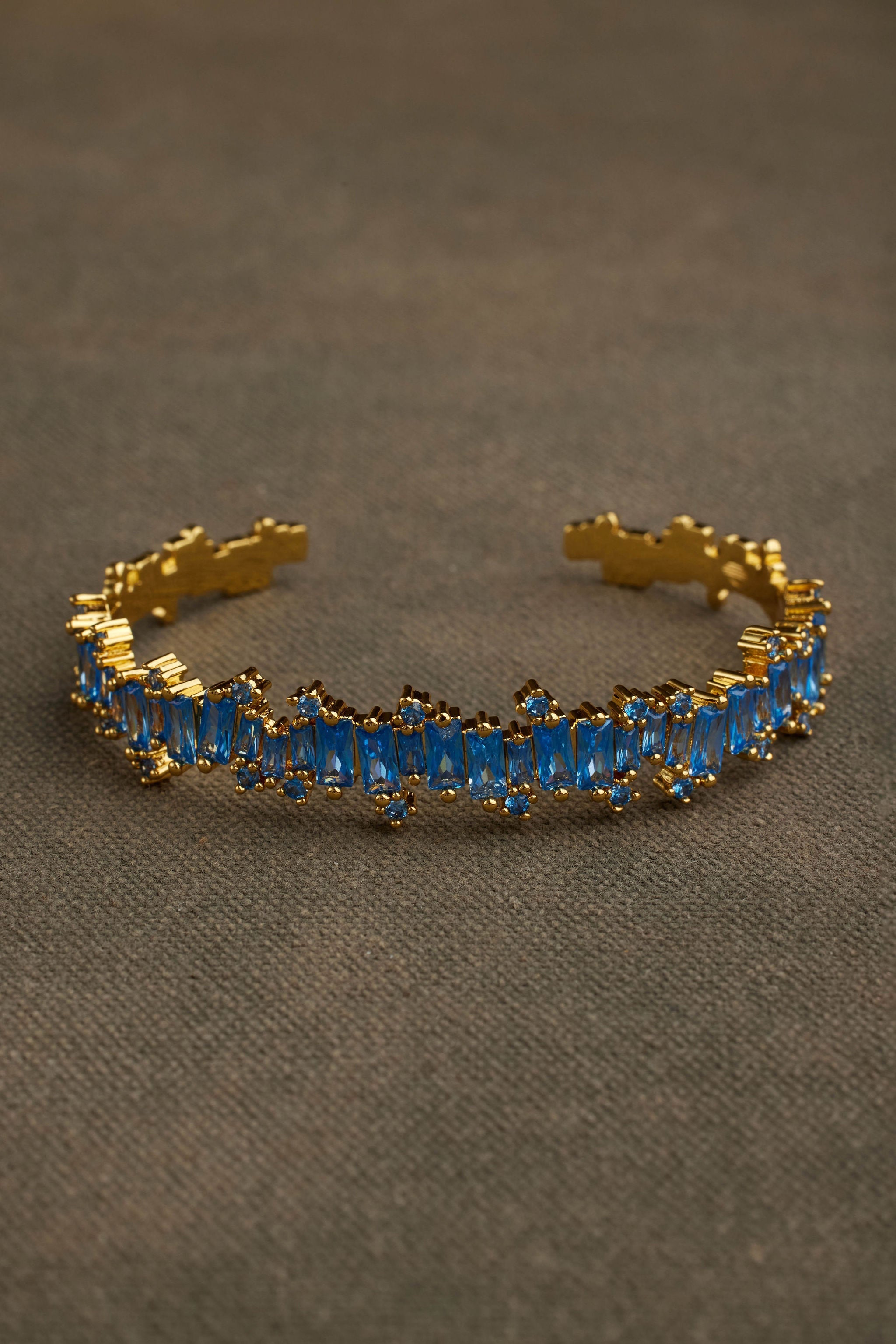 RAEL BANGLE