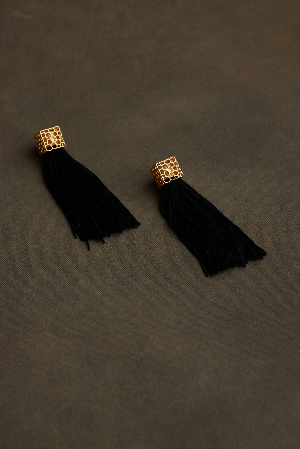 TAZL EARRING