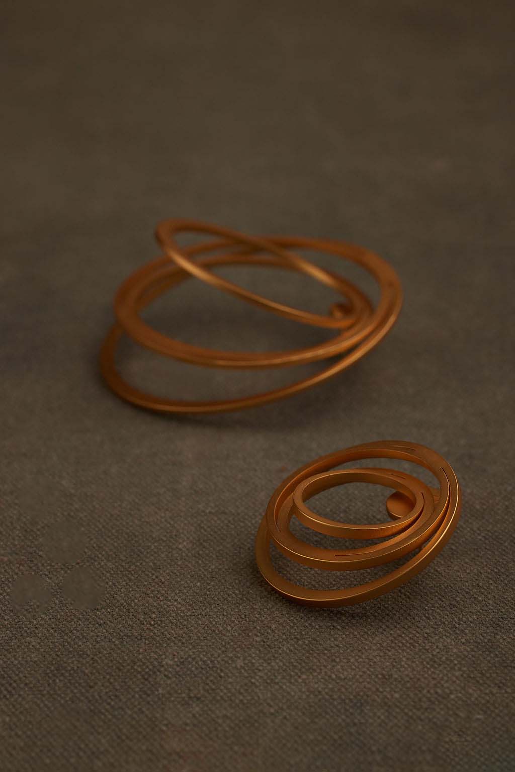 TIKA EARRING