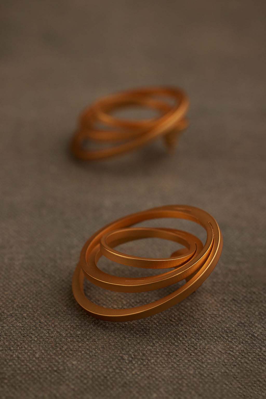 TIKA EARRING