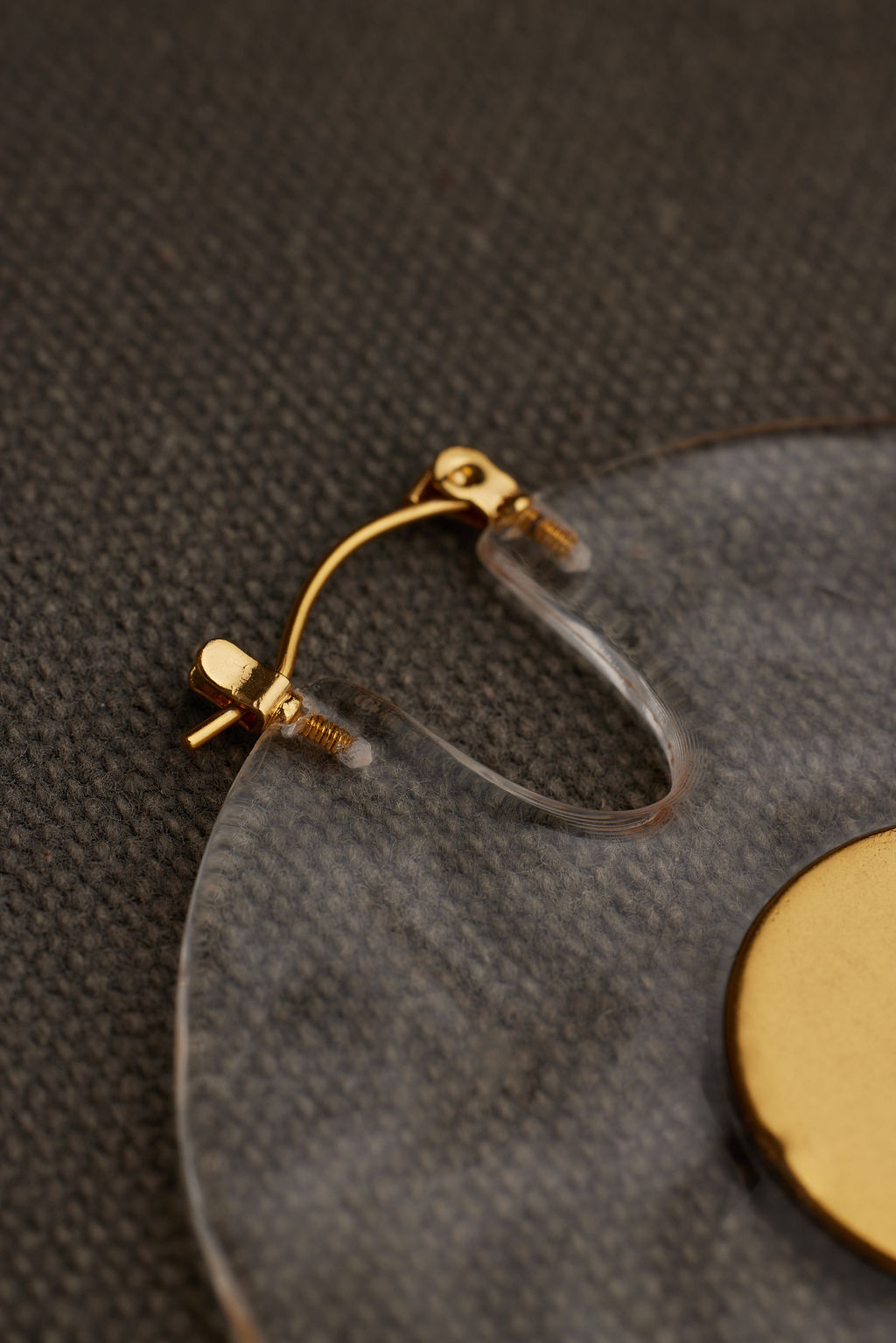 TOCE EARRING