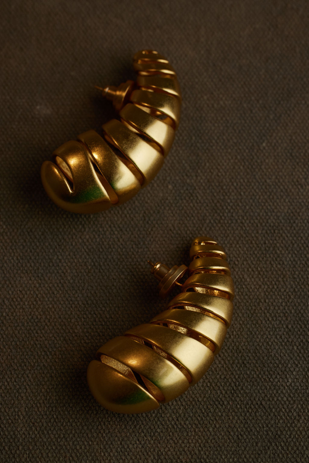 TOKA EARRING