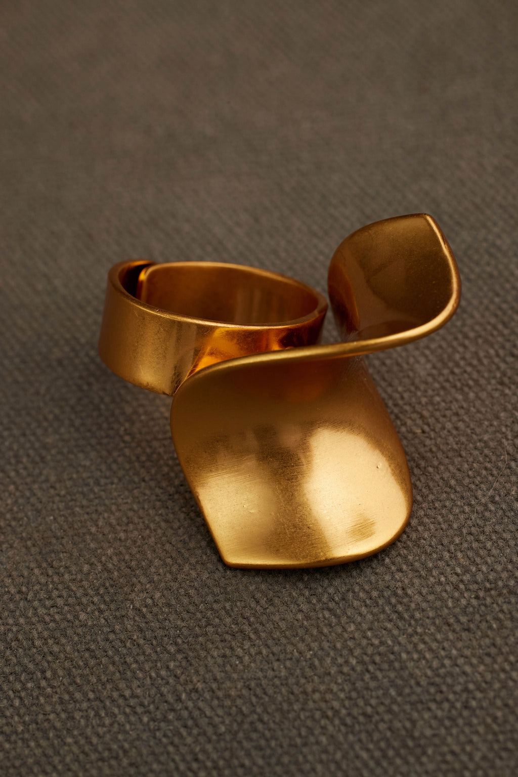 TUDÉ RING