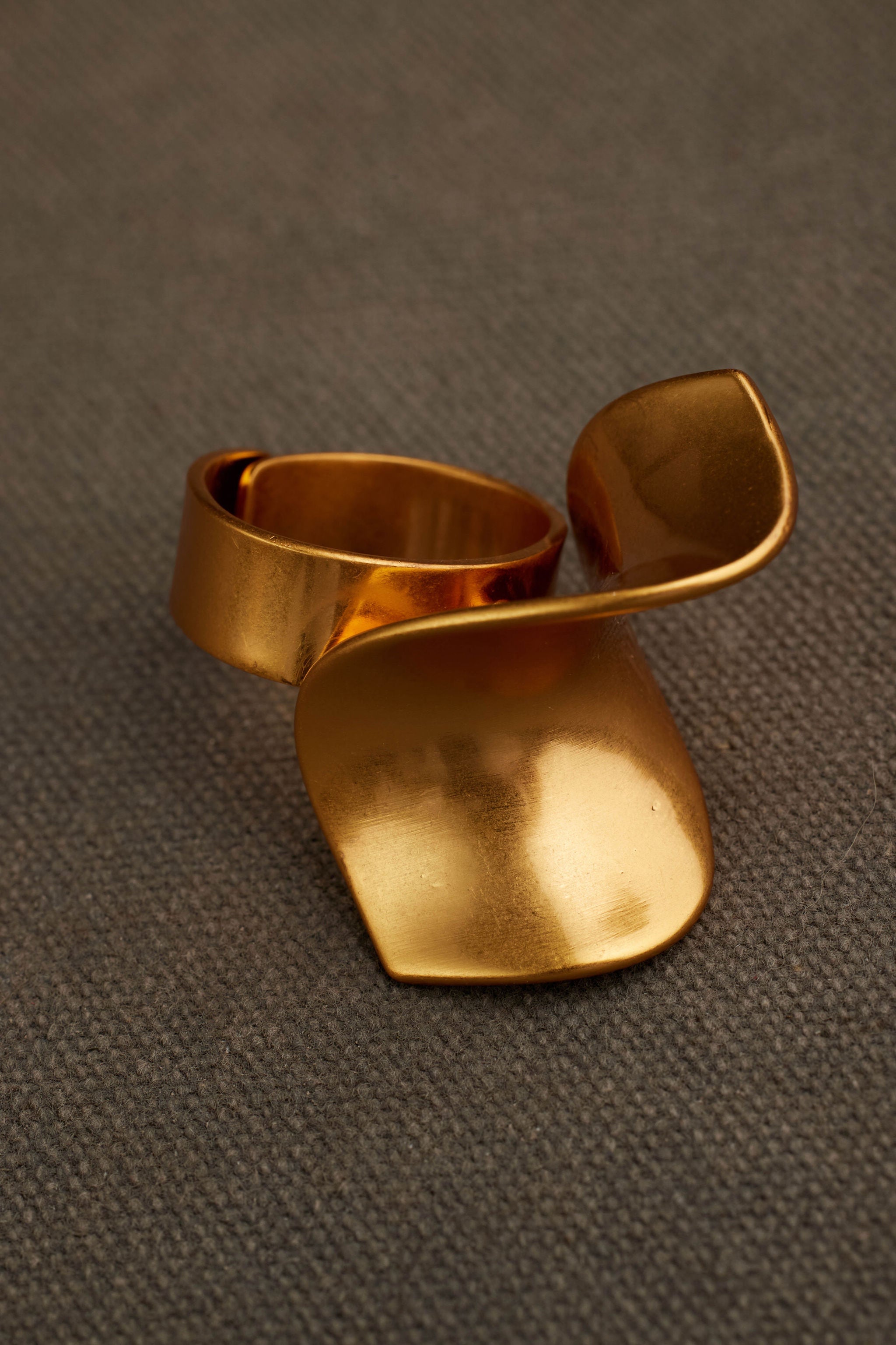 TUDÉ RING