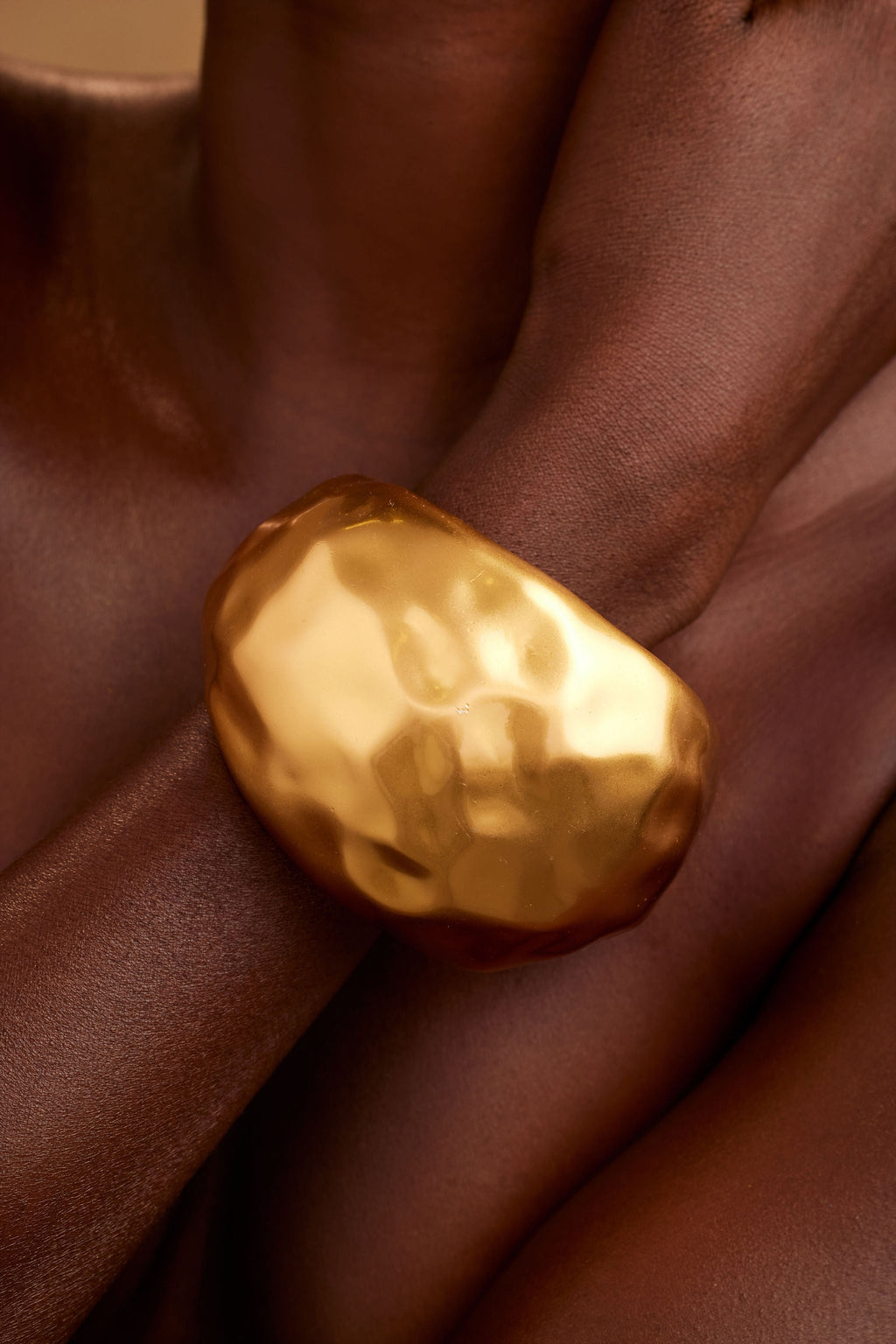 LEVI BANGLE