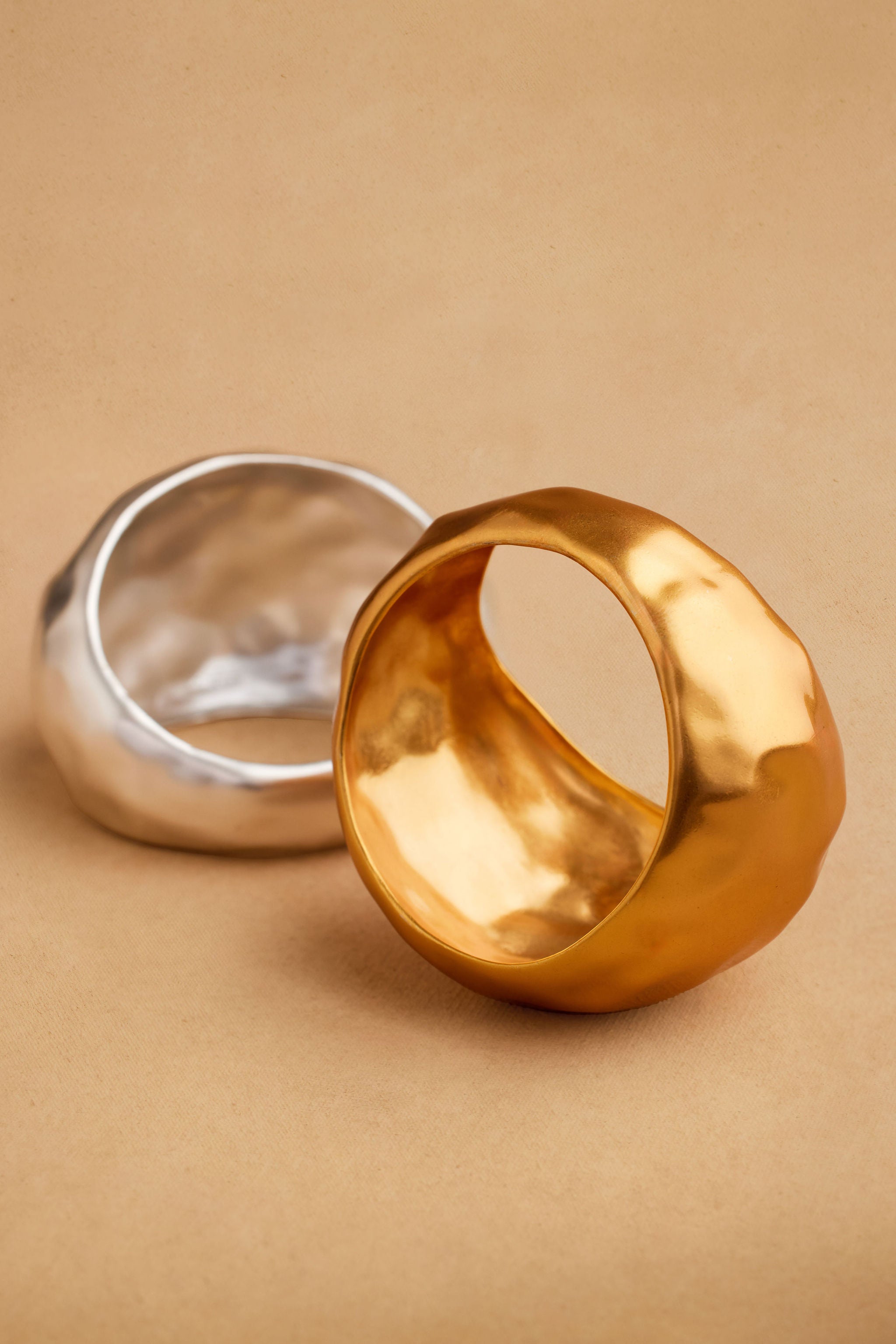 LEVI BANGLE